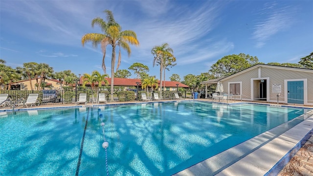 view of swimming pool