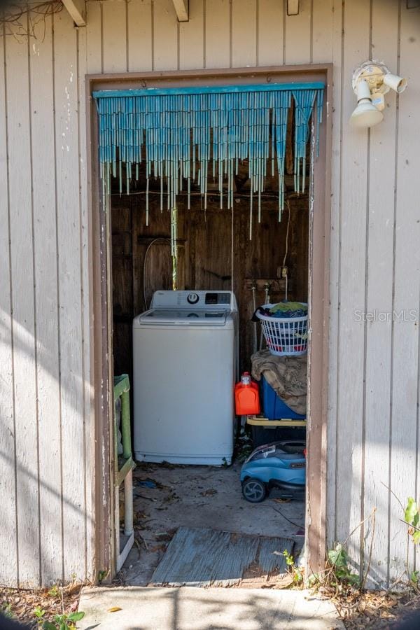 exterior space with washer / dryer