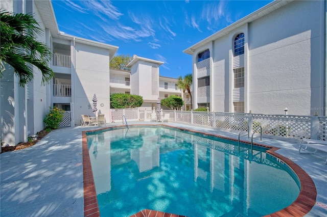 view of swimming pool