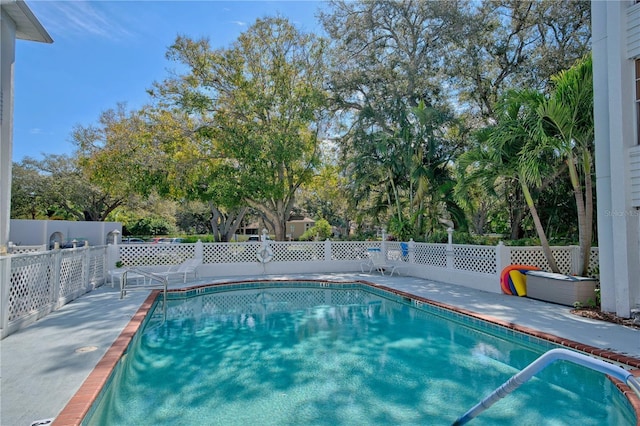 view of swimming pool