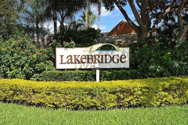 view of community / neighborhood sign