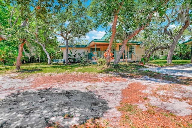 view of front of house featuring covered porch