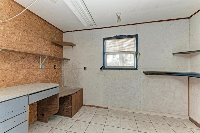 bathroom with ornamental molding