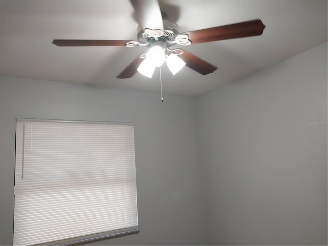 room details featuring ceiling fan