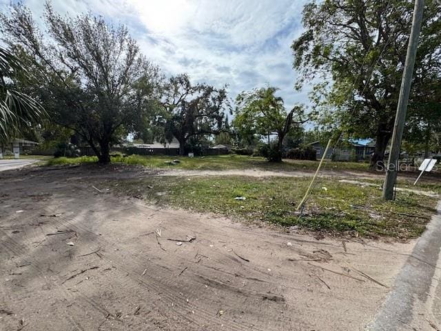 Listing photo 3 for 2024 7th Ave E, Bradenton FL 34208