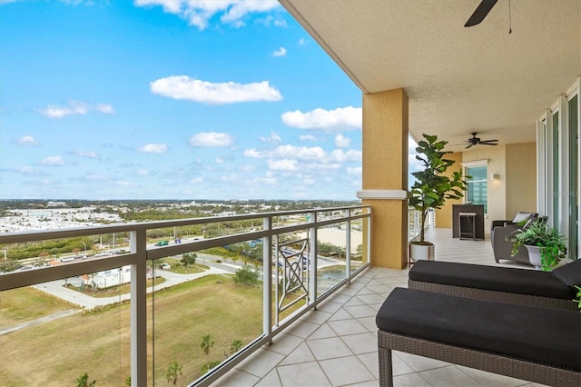 balcony with ceiling fan