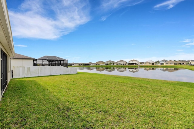 view of yard featuring a water view