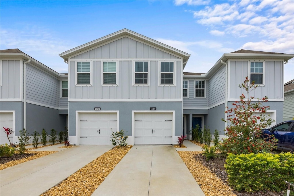 view of front of house featuring a garage