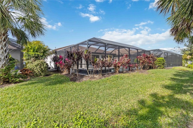 view of yard with a lanai