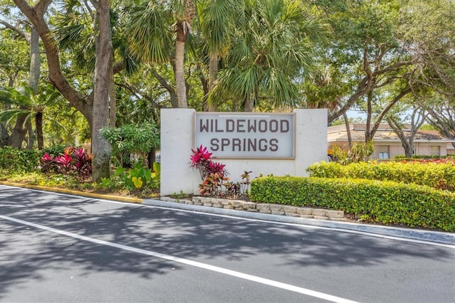 view of community / neighborhood sign