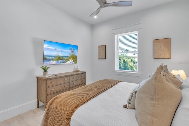 bedroom with ceiling fan