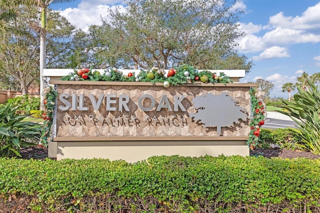 view of community / neighborhood sign