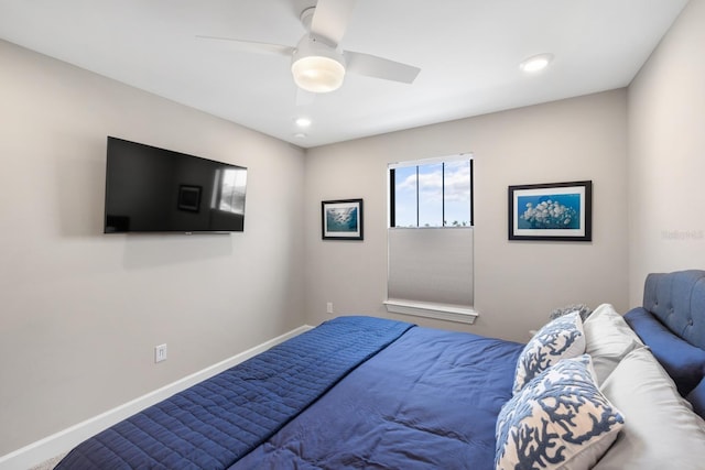 bedroom featuring ceiling fan