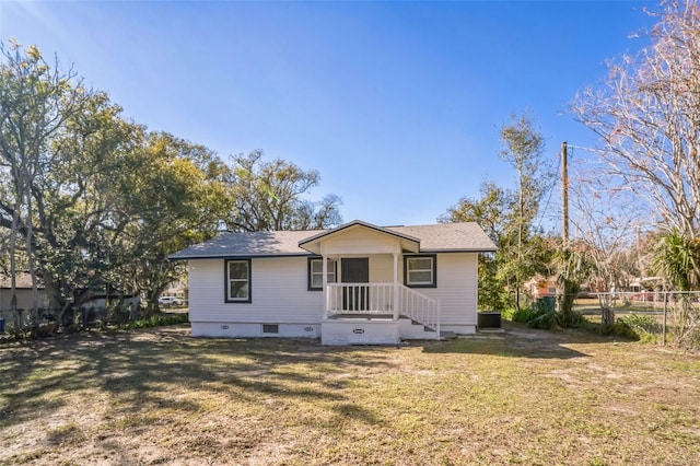 view of front of house featuring a front yard