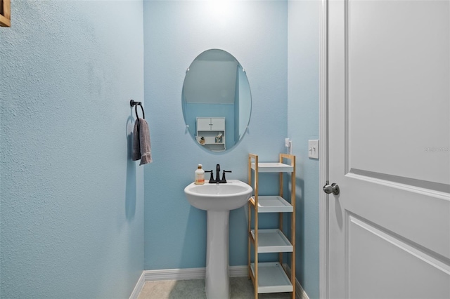 bathroom featuring sink