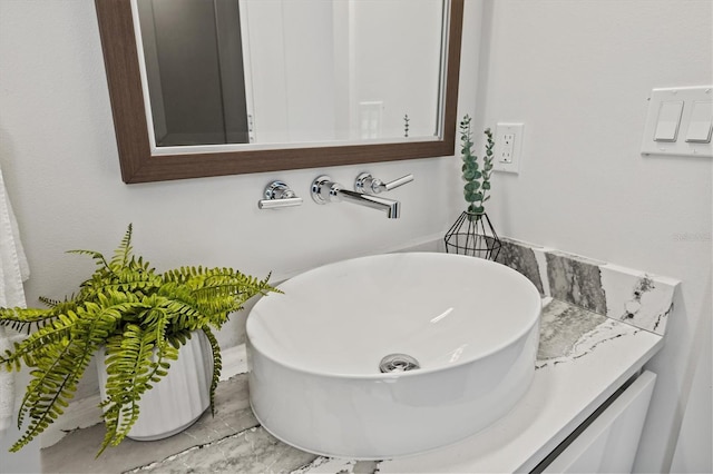 bathroom featuring sink