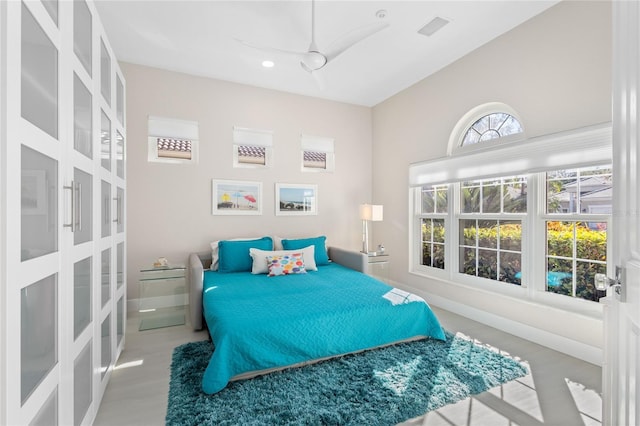 bedroom with ceiling fan