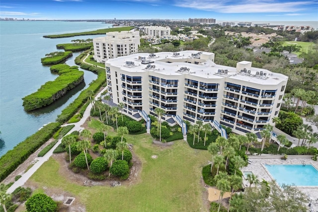 bird's eye view with a water view