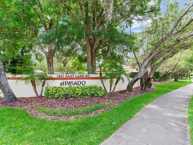 view of community / neighborhood sign