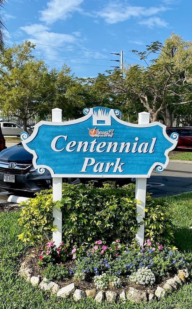 view of community / neighborhood sign