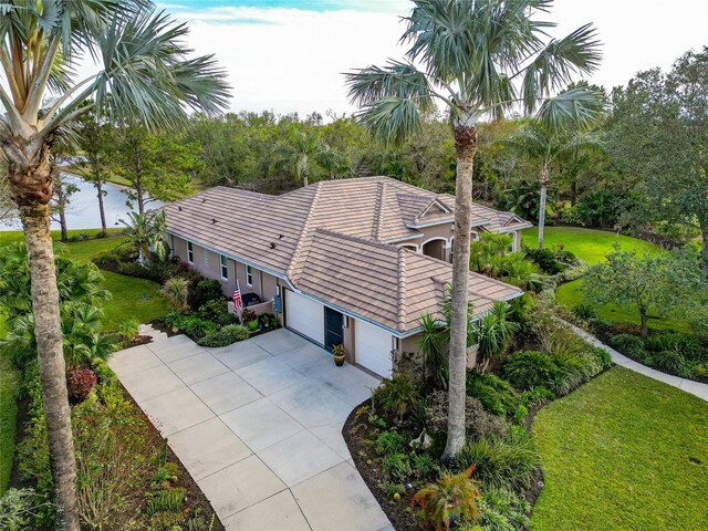 bird's eye view with a water view