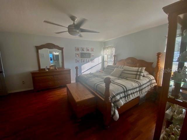 bedroom with ceiling fan