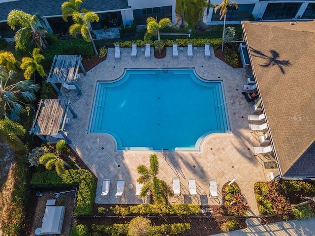 view of swimming pool