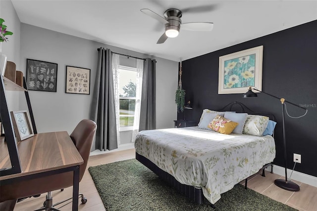 bedroom featuring ceiling fan