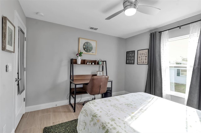 bedroom with ceiling fan