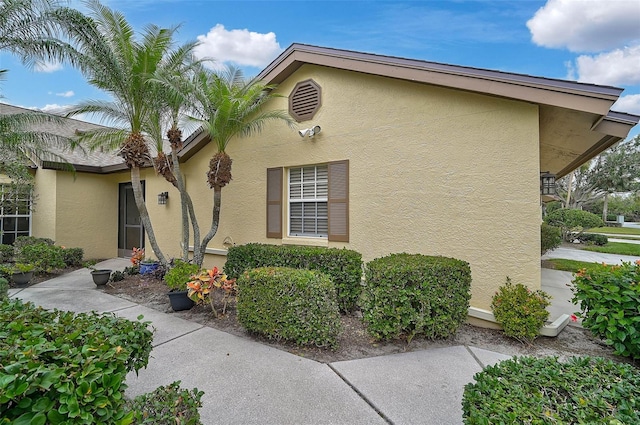7146 Lakeside Dr, Sarasota, FL 34243 - photo 3