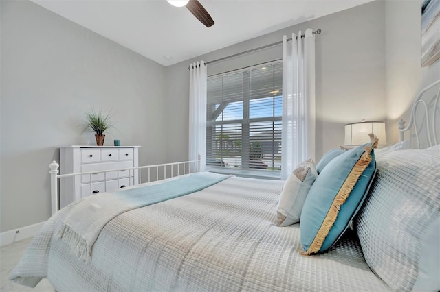 bedroom with ceiling fan