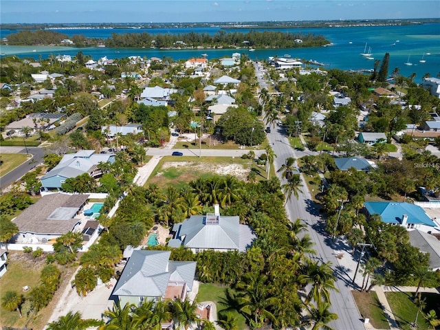 Listing photo 2 for 631 Broadway St, Longboat Key FL 34228