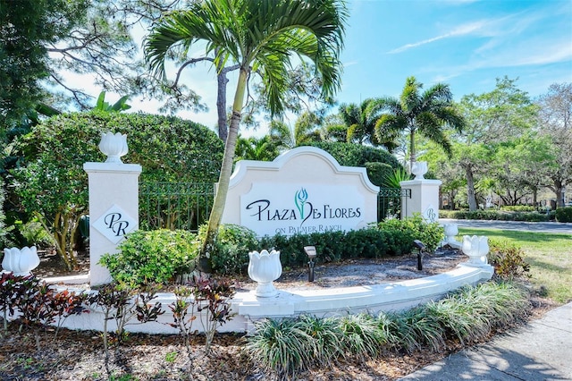 view of community / neighborhood sign