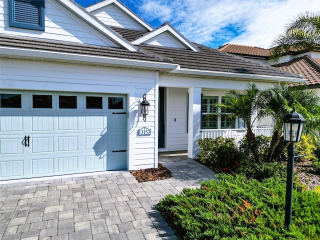 view of front facade with a garage