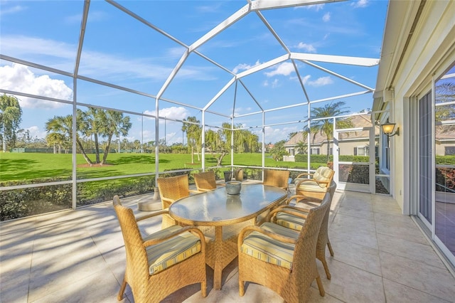 sunroom / solarium with a healthy amount of sunlight