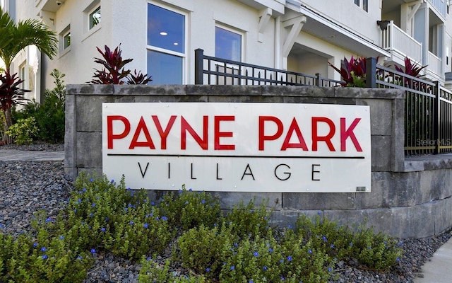 view of community / neighborhood sign