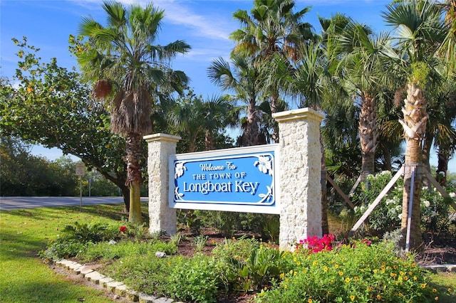 view of community / neighborhood sign