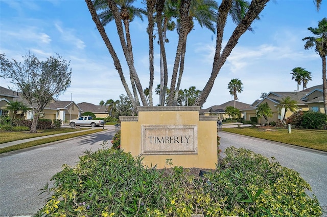 view of community / neighborhood sign