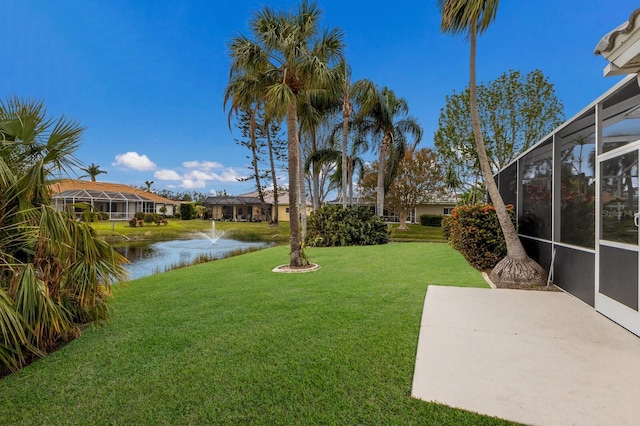 view of yard featuring a water view