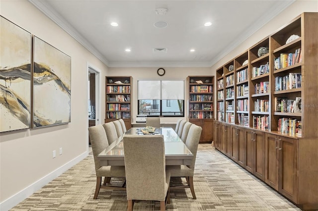 dining area with ornamental molding