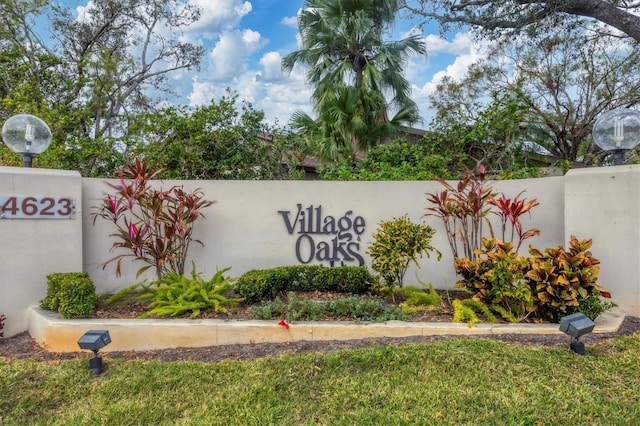 view of community / neighborhood sign