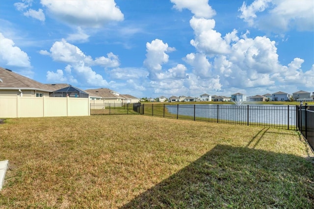 view of yard featuring a water view