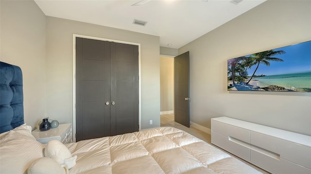 bedroom with a closet