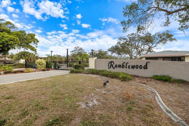 view of community / neighborhood sign