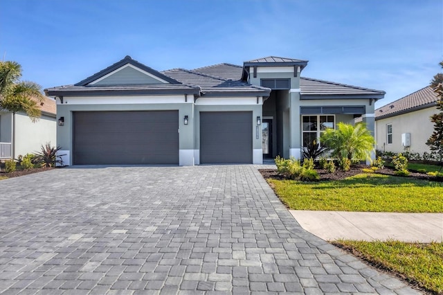 view of front of house featuring a garage