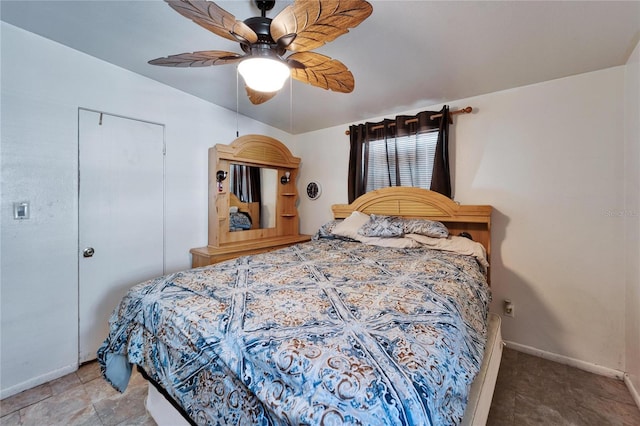 bedroom with ceiling fan