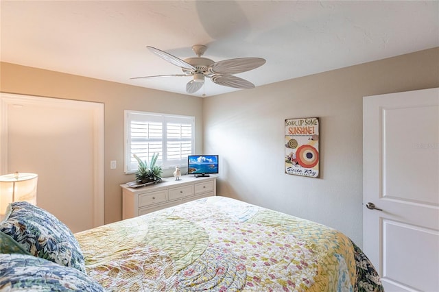 145 Avenida Messina Unit 3, Sarasota, FL 34242 - bedroom with ceiling fan
