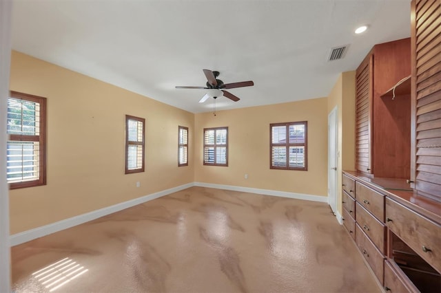 empty room with ceiling fan