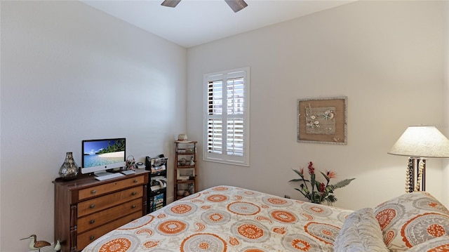 bedroom with ceiling fan