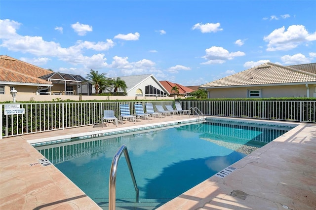 view of swimming pool